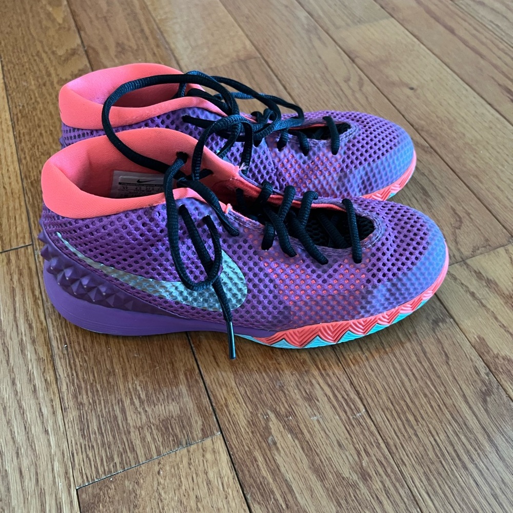 Kyrie Irving basketball shoes